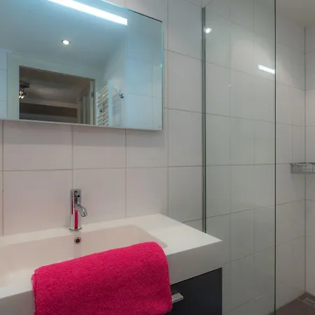 Dynasti Apartment *