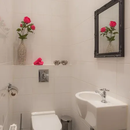 Apartment Dynasti